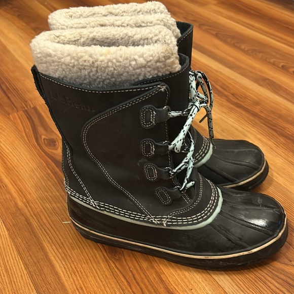L.L. BEAN women's lace-up waterproof insulated winter boots size 8 - Picture 4 of 8